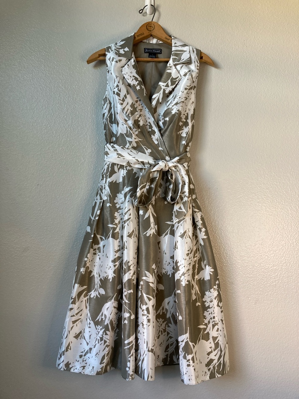 Jessica Howard Retro Sleeveless Collared Faux wrap Fit & Flare dress Floral sz 6
